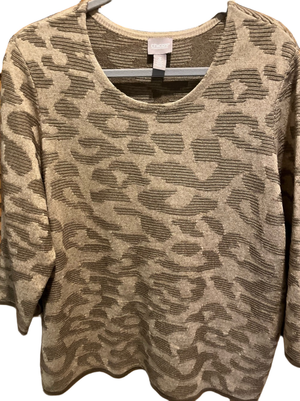 37. WOMENS CHICO’S 3/XL DETAIL SWEATER